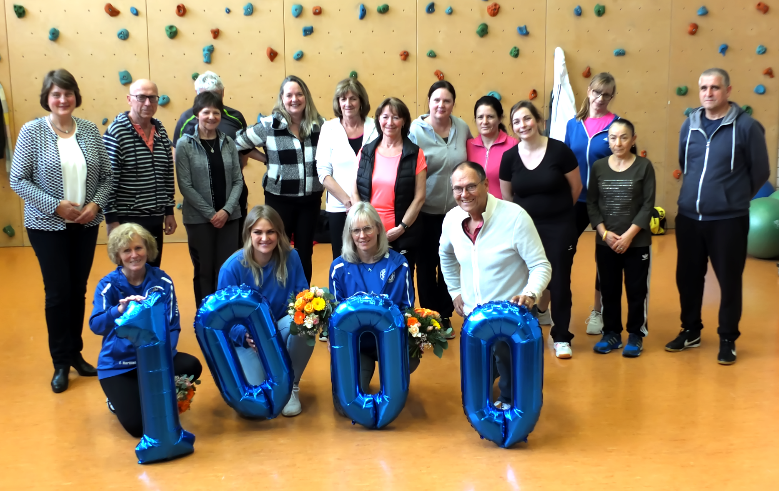 Gruppenbild mit Teilnehmer*innen der mittwochs 16 Uhr Gruppe