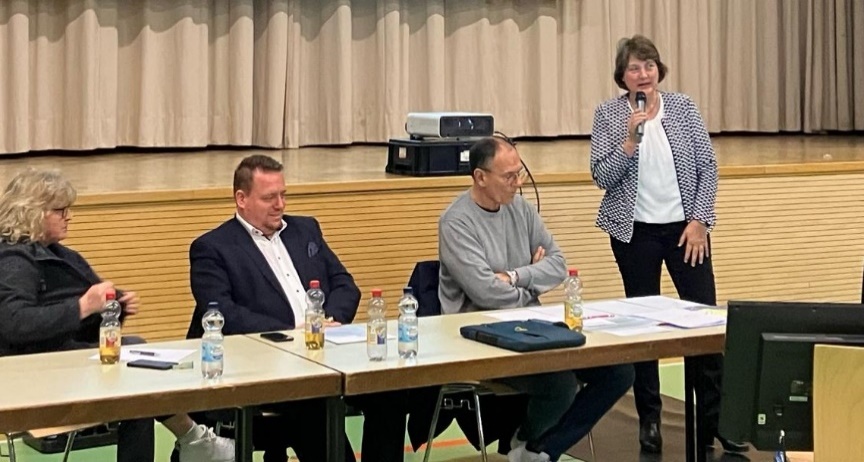 Bürgermeisterin Höflinger bei der Entlastung des Vorstandes