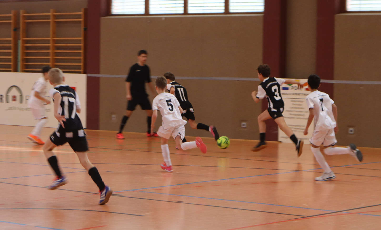 Unsere D-Jugend im Spiel gegen Dettenhausen ...